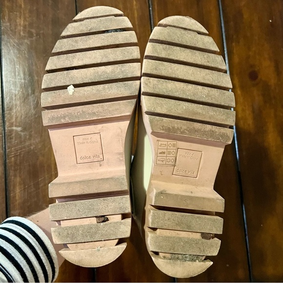 Dolce Vita Ivory Waterproof Chelsea Rain Boots | Size 8 - Picture 6 of 8